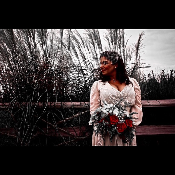 Meet your Posher, Danielle - Picture 2 of 2